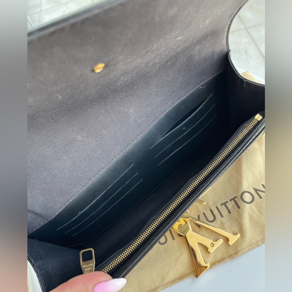 Louis Vuitton Vernis Louise Black Patent Leather Clutch - Picture 10 of 10